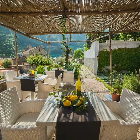 Aquarius Bed and Breakfast 3*