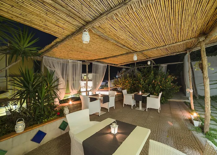 Aquarius 住宿加早餐酒店 马奥莱